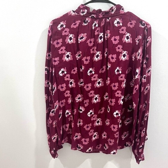 Lucky Brand long sleeve cranberry floral top size medium - Picture 4 of 7